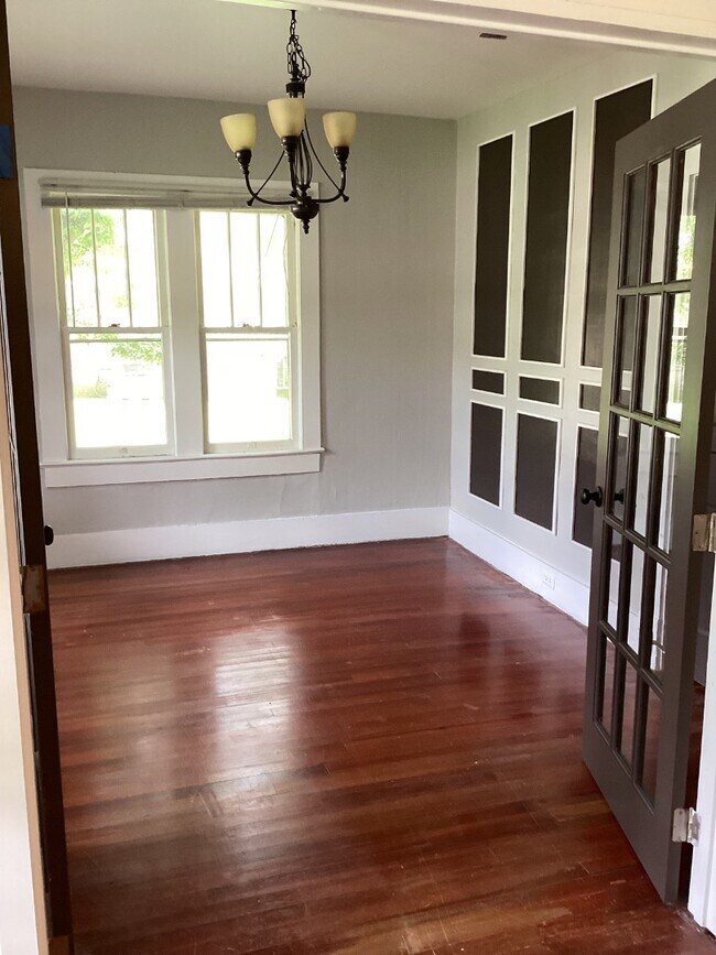 Building Photo - 2404 Whitesburg Dr