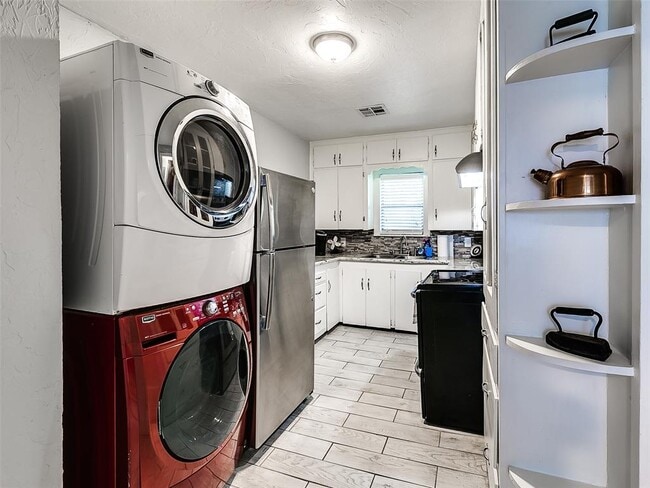 Building Photo - 1630 NW 17th St