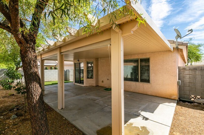 Building Photo - Beautiful 3 bedroom home near South Summerlin!