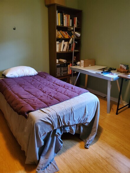 Bedroom 2 - 920 SW Stephenson Ct