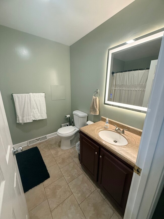 Building Photo - 1005 Horizon Rd