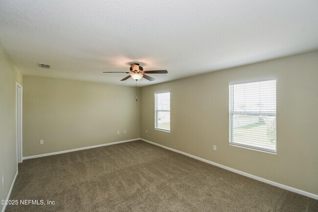 Building Photo - 3862 Falcon Crest Dr