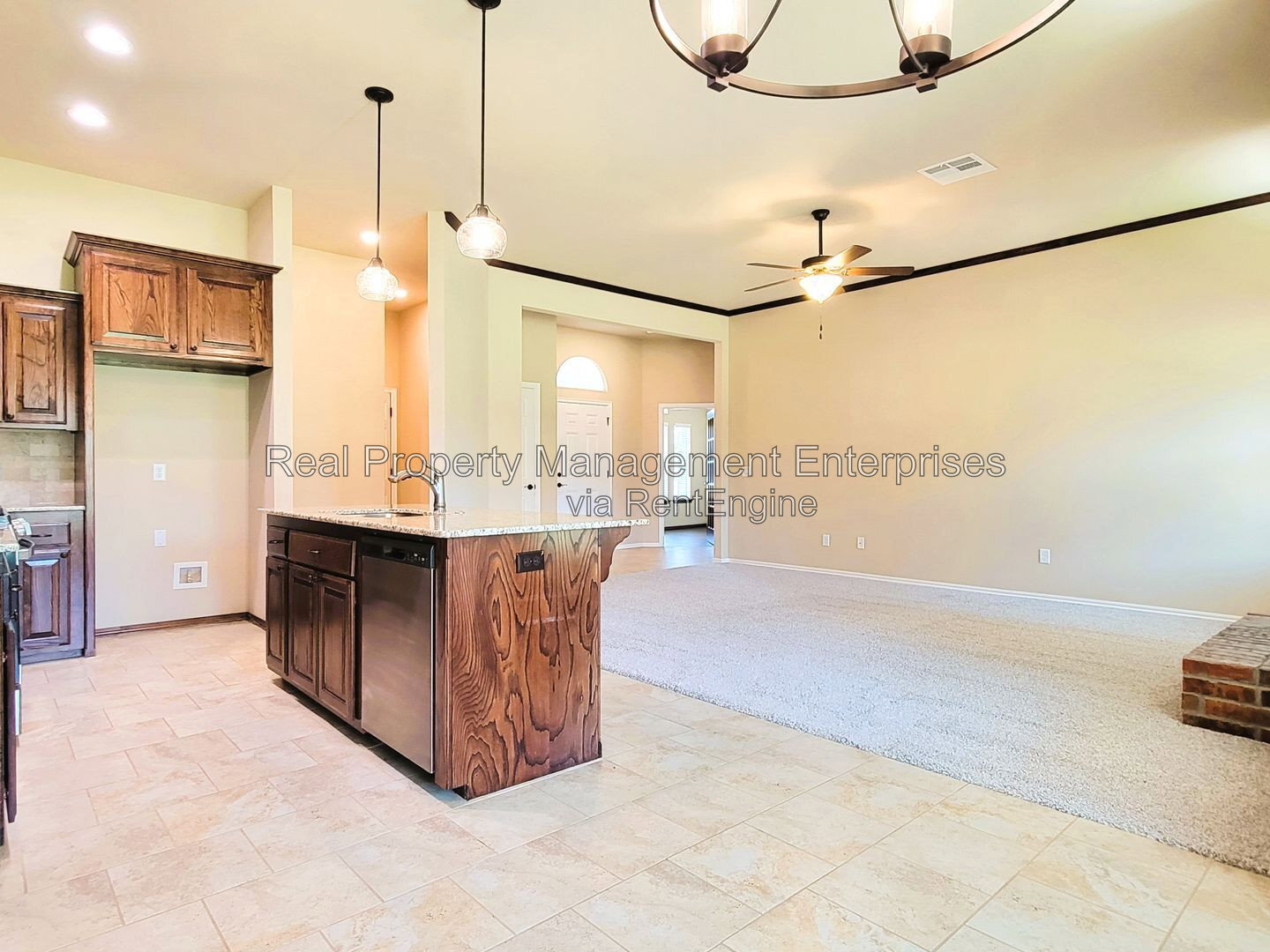 Building Photo - 4500 Oasis Ct
