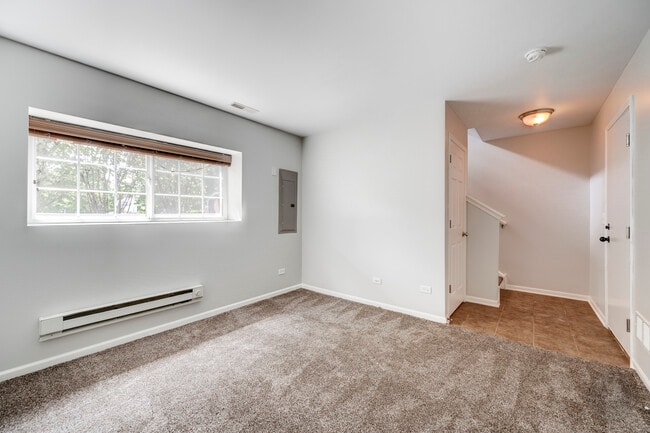 Building Photo - 14626 Paul Revere Ln