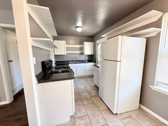 Building Photo - Updated 3BD 1BA Home Located in the Village!!!