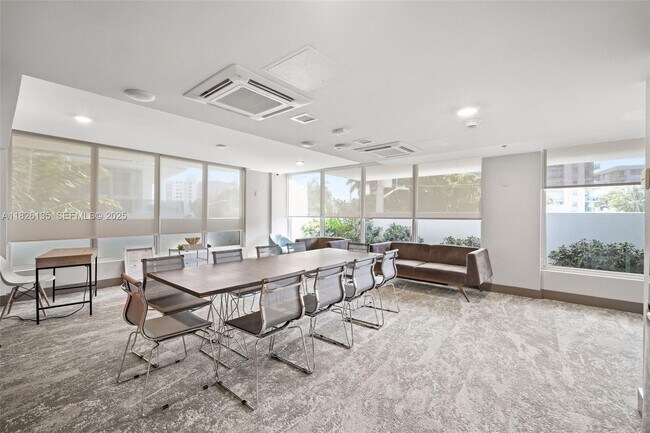 Building Photo - 9261 E Bay Harbor Dr