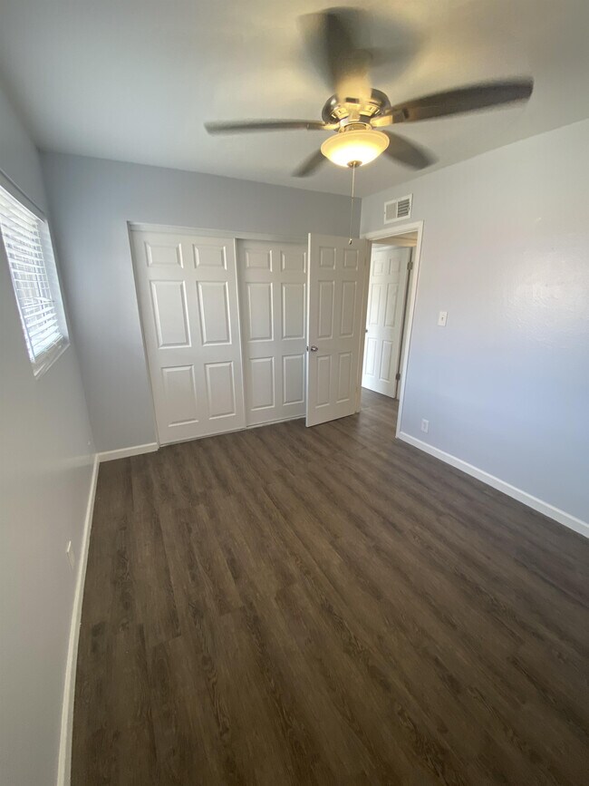 Building Photo - 1802 E Virginia Ave