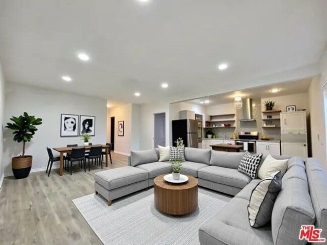 Primary Photo - 1217 N Virgil Ave