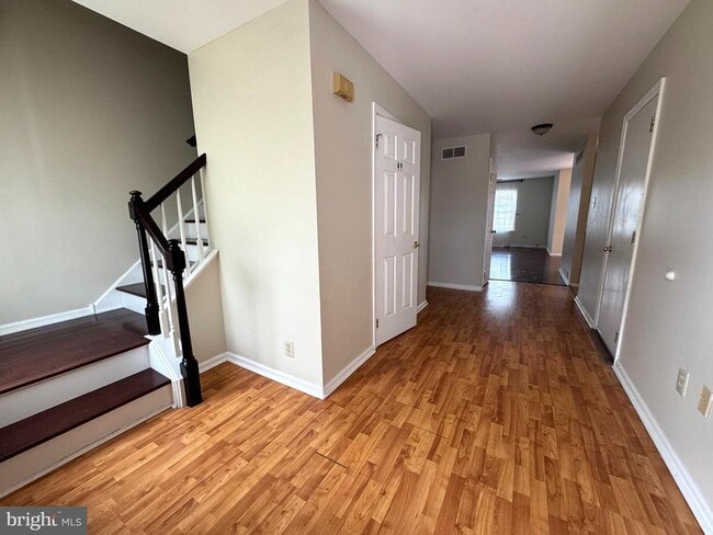 Building Photo - 403 Essex Ct