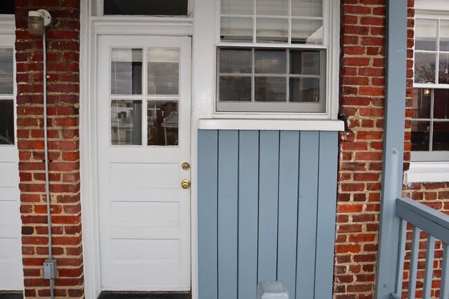 Building Photo - THIS IS THE ONE 2 Bedroom 2 Bath Condo in ...