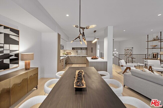 Building Photo - 9001 Santa Monica Blvd