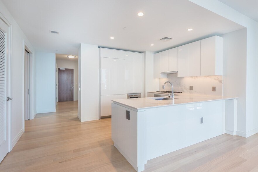 Building Photo - 133 Seaport Blvd