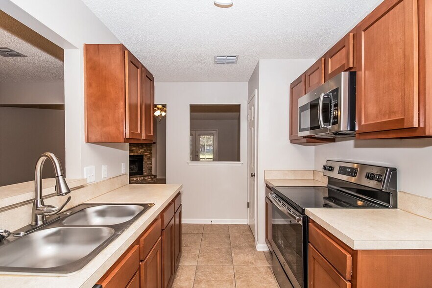 Building Photo - 10827 Carrington Ct