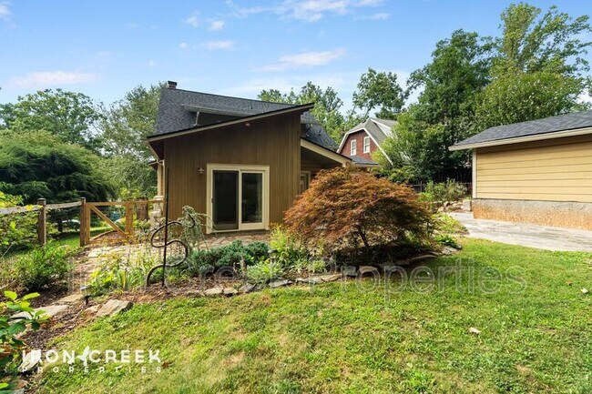 Building Photo - 42 Westover Dr
