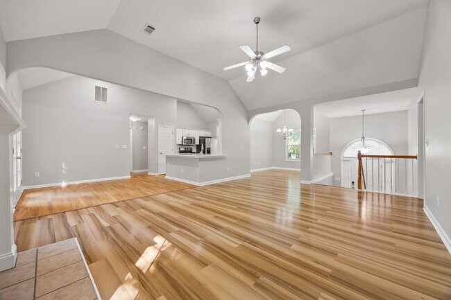 Building Photo - Spacious 3BR/3BA + 2 Bonus Rooms | $2,500/...