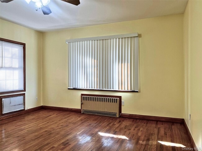 Building Photo - 47-05 Utopia Pkwy