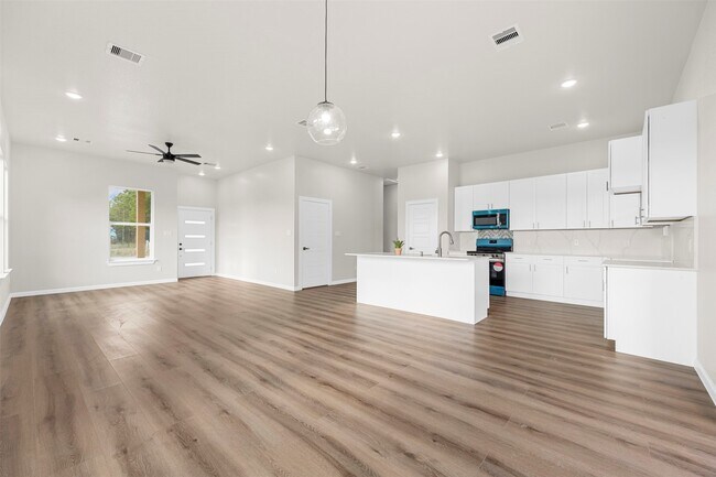 Building Photo - 56 Rd 5604