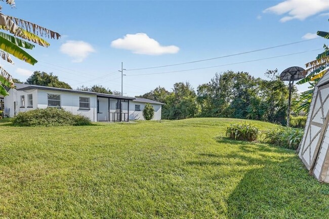 Building Photo - 3034 Touraine Ave