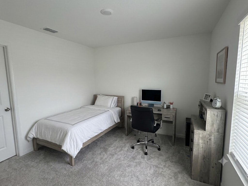 Building Photo - 552 Holleman Dr