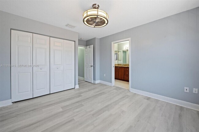 Building Photo - 1852 SW 156th Ave