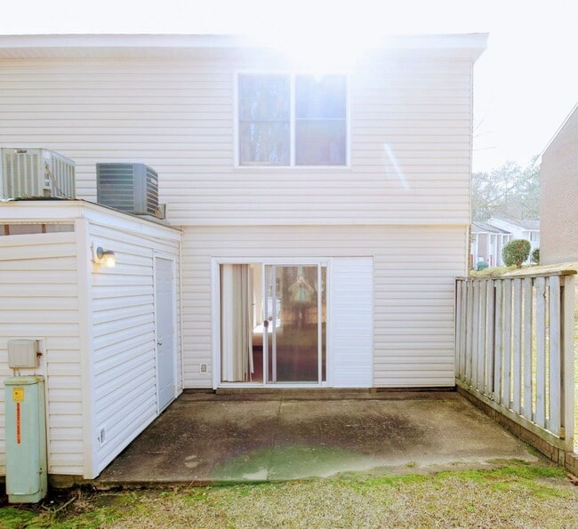 Building Photo - 573 Winding Creek Rd