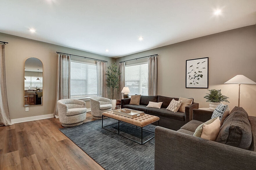 Primary Photo - 1326 Colere Pl