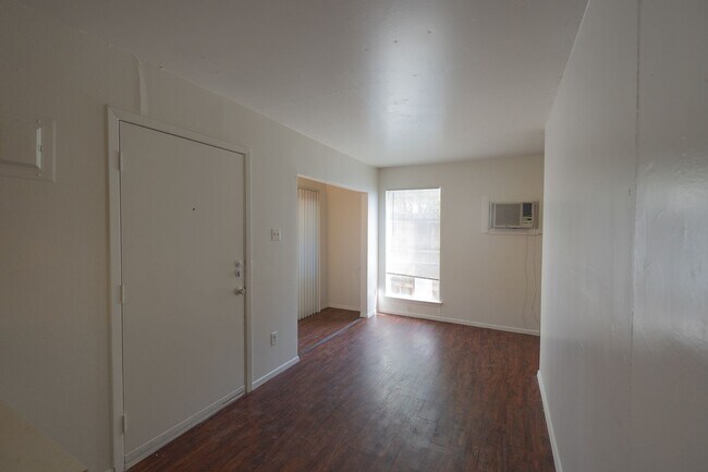 Building Photo - West Campus condos in small complex! W/D i...