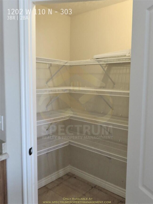 Building Photo - 1ST MONTH RENT FREE! Remodeled 3 Bd/2 Ba C...