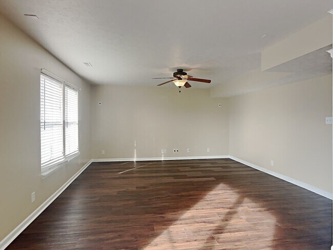 Building Photo - 460 Brookview Drive