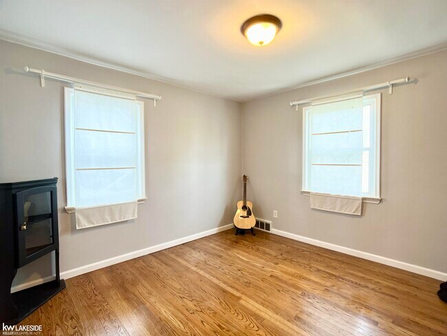 Building Photo - 421 N Edgeworth Ave