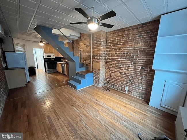 Primary Photo - 228 Parker St NE