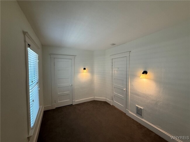 Building Photo - 95 Inwood Pl