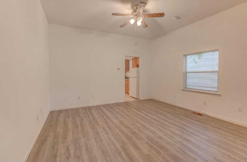 Living Room - 1405 Union Ave