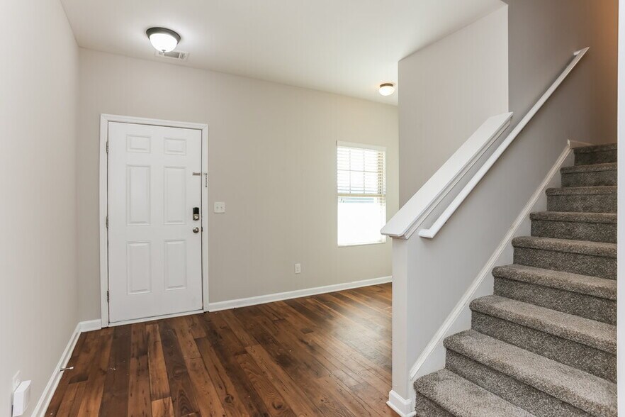 Building Photo - 4059 Clay Ct SE