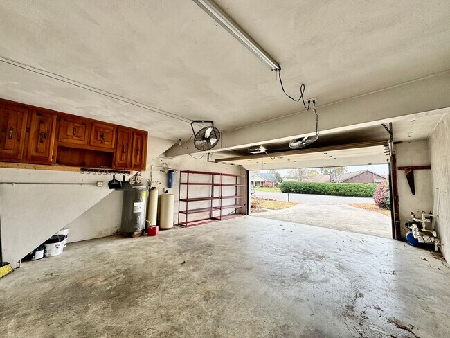 Building Photo - READY NOW!! 4-Bedroom Home in Lake Trant w/Attached Garage! Pet Friendly!