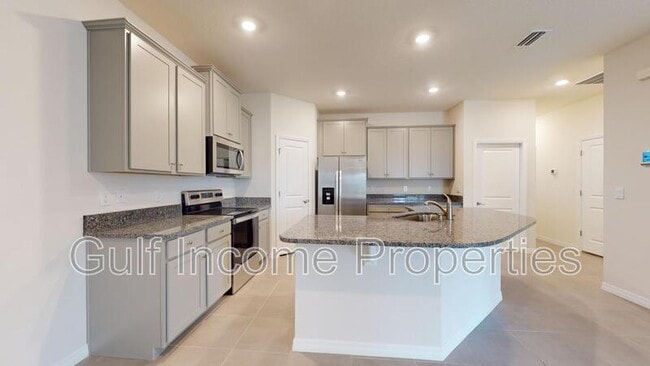 Building Photo - 411 157th Ct E