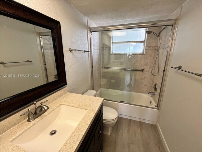 Building Photo - 6550 Royal Palm Blvd
