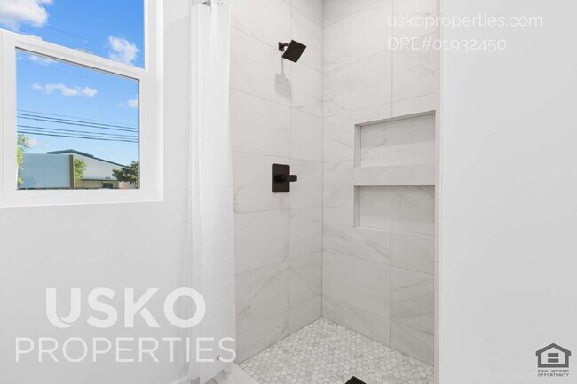 Building Photo - Brand New Construction Unit for Rent - 3 Bed | 2 Bath