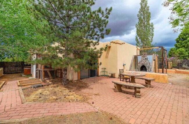 Building Photo - 3258 Nizhoni Dr