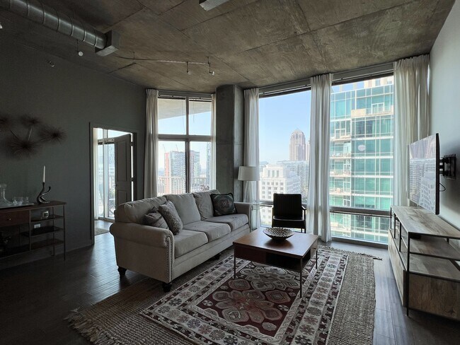 Building Photo - 923 Peachtree St NE