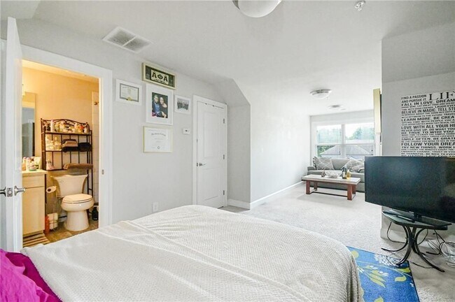 Building Photo - 535 Letchas Ln