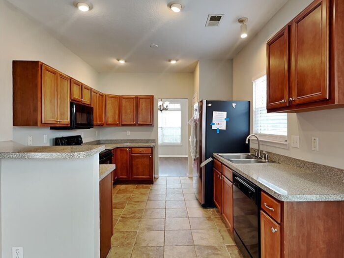 Building Photo - 285 Jerome Ct