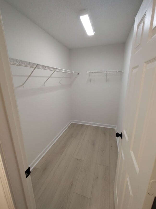 Building Photo - Beautiful cul-de-sac home - Lots of Upgrades