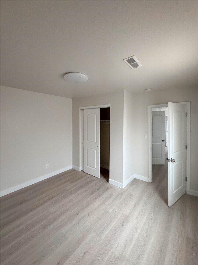 Building Photo - 2000 Meridian Ave