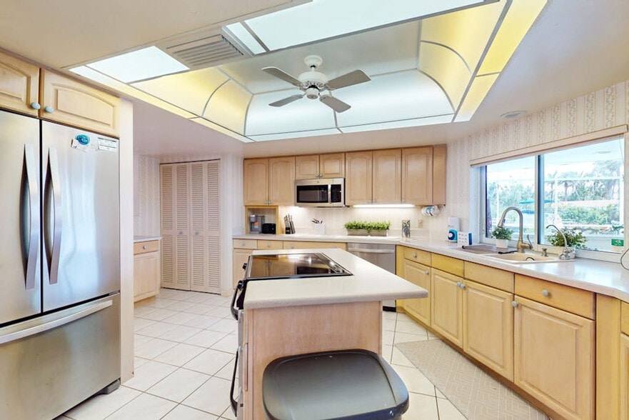 Building Photo - 111 Tina Island Dr