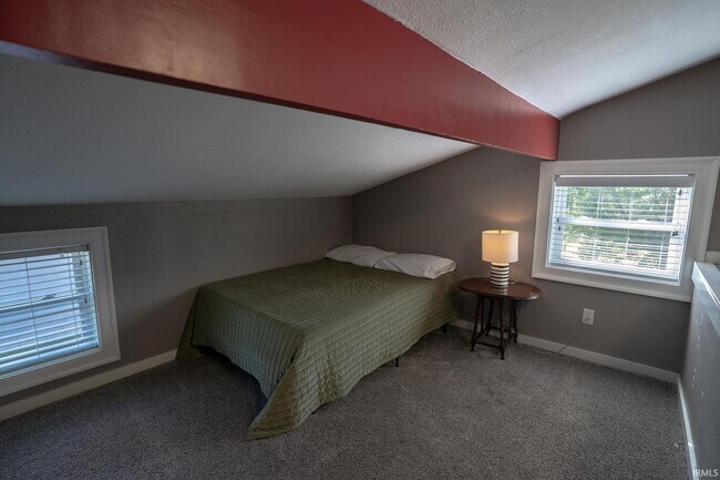 Building Photo - Blue Bungalow on the Northside