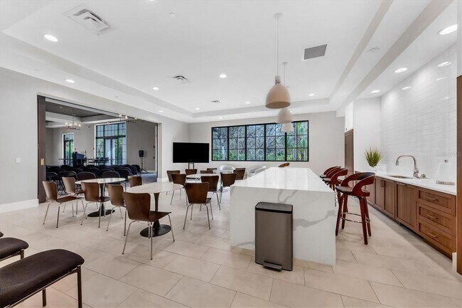 Building Photo - 4409 Longmeadow