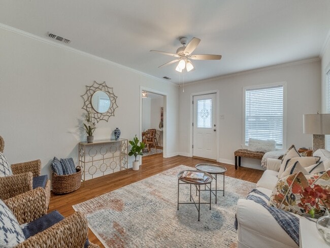 Building Photo - 525 Abiso Ave