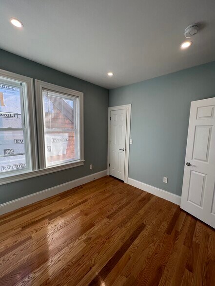 Building Photo - 73 Winchester St