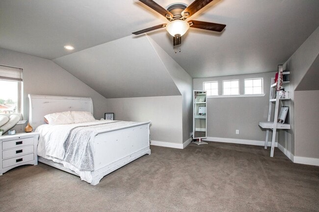 Building Photo - Glacier Ranch Home Available August 1